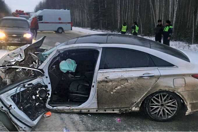 На трассе ХМАО в аварии пострадали пять человек